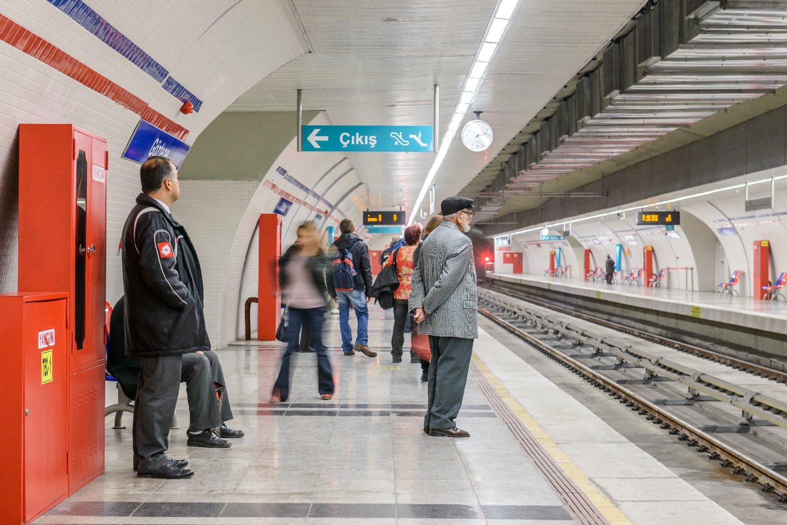 İzmir Metro`da Ücretsiz İnternet