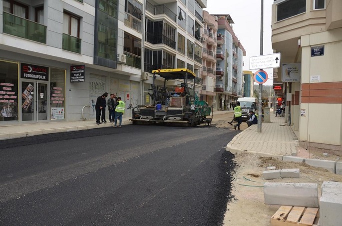 Seferihisar’da Asfalt Seferberliği
