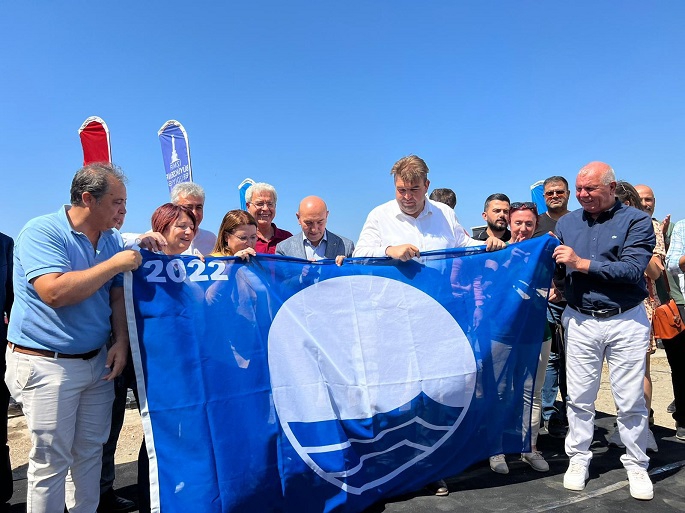 Akarca artık hem mavi bayraklı hem de engelsiz plajı