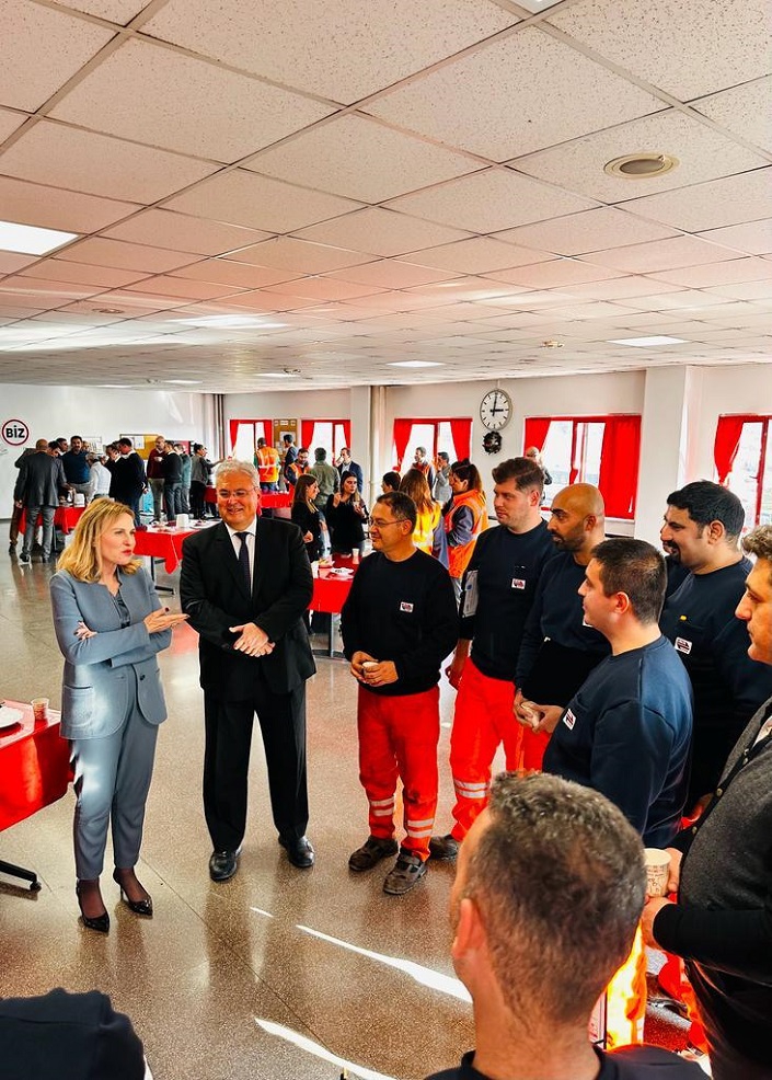 İzmir Metro çalışanı 26 çalışanına yeterlilik belgesi