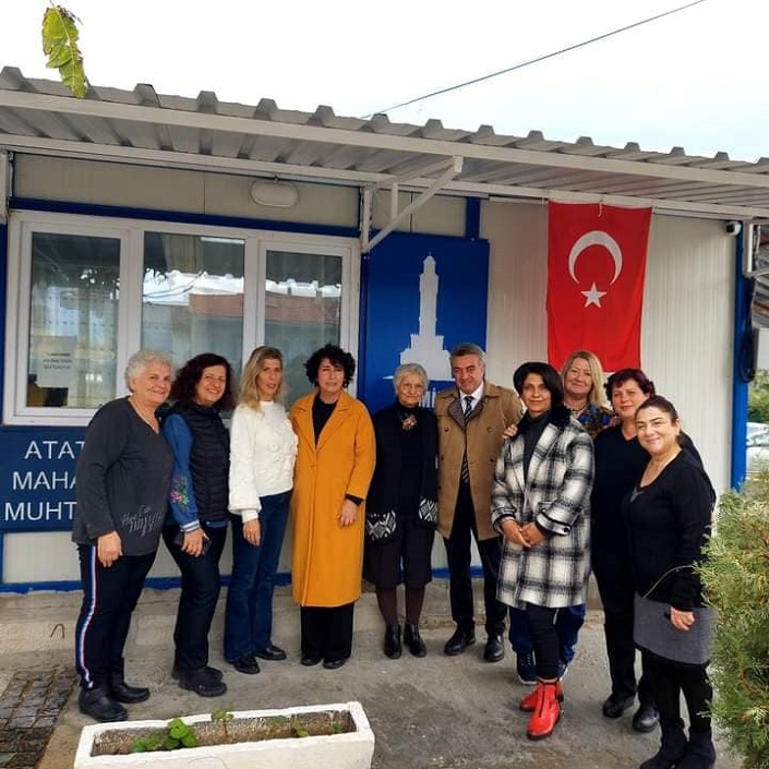 Köy Koop Başkanı Soyer Urla'da üreten kadınlarla buluştu
