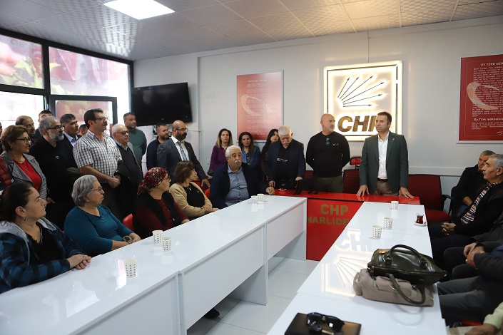 CHP Narlıdere Belediye Başkan A.Adayı Serdar Kolay dosyasını aldı