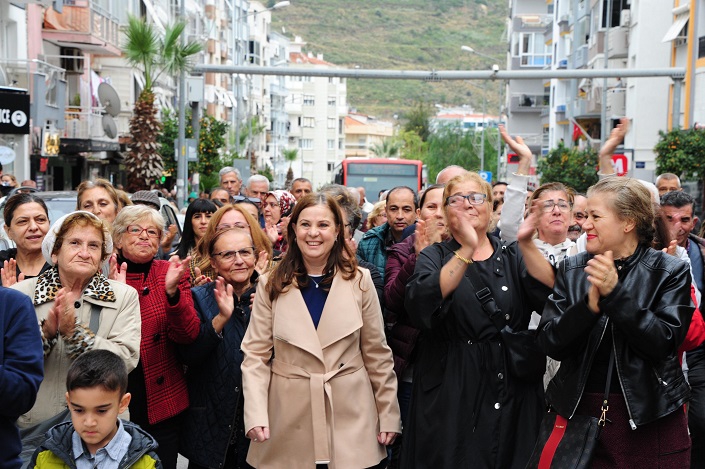 Başkan Çalkaya, Balçova’yı yanına alarak adaylığını açıkladı