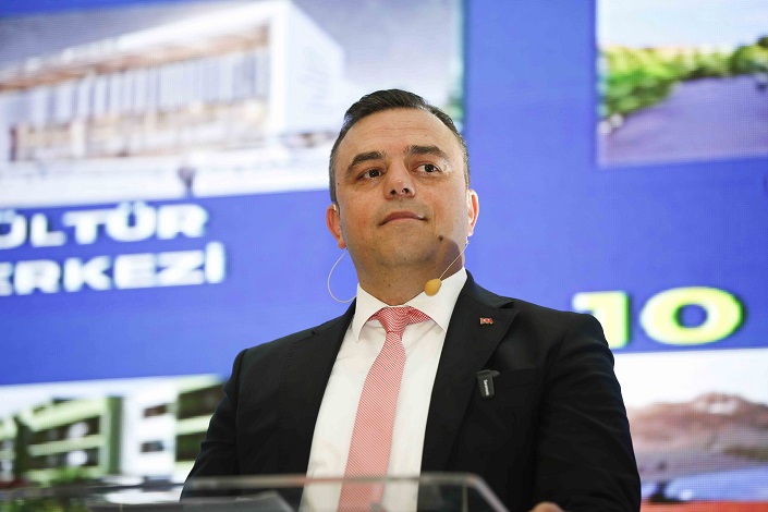 Seferihisar'da Ahmet Aydın projelerini tanıttı