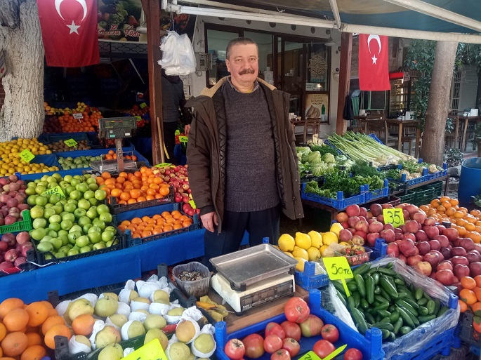 Urlalı Komünist Manav, meclis üyesi adayı