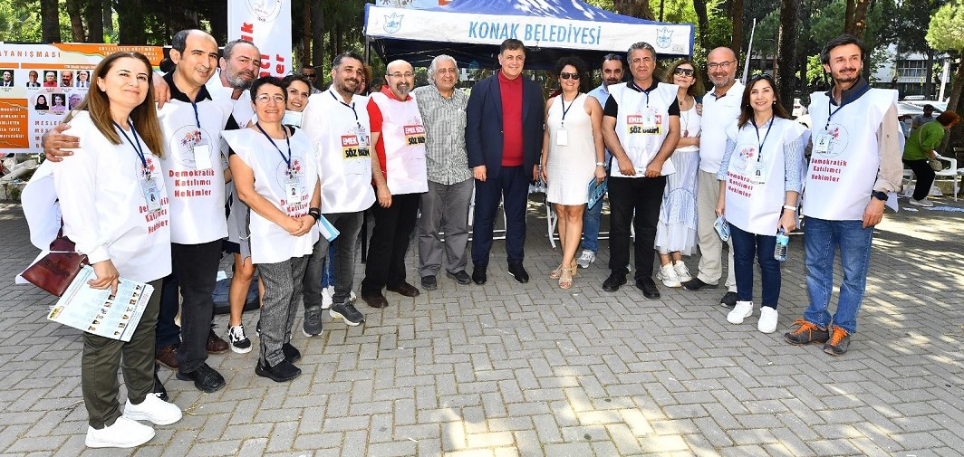 Başkan Tugay İzmir Tabip Odası seçimlerinde oyunu kullandı