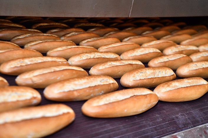 İzmir'de Halk Ekmek 5 TL