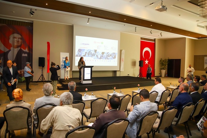 Denizin Sesi, Adımların Ritmi: Çeşme'de Koş