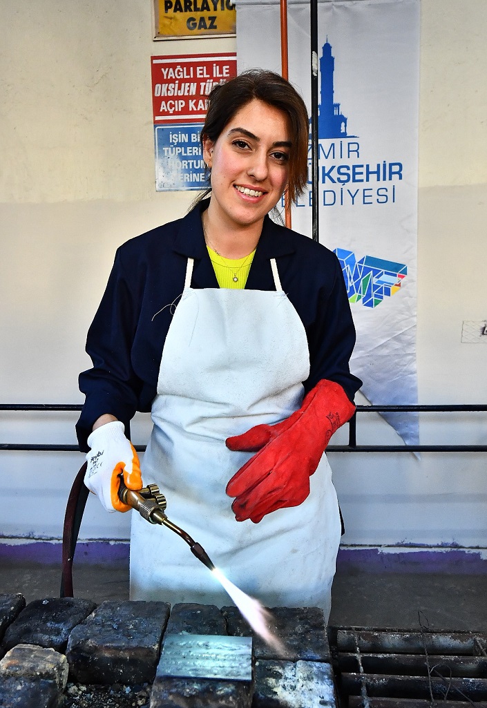 Meslek Fabrikası, kadın oksijen kaynakçıları yetiştiriyor