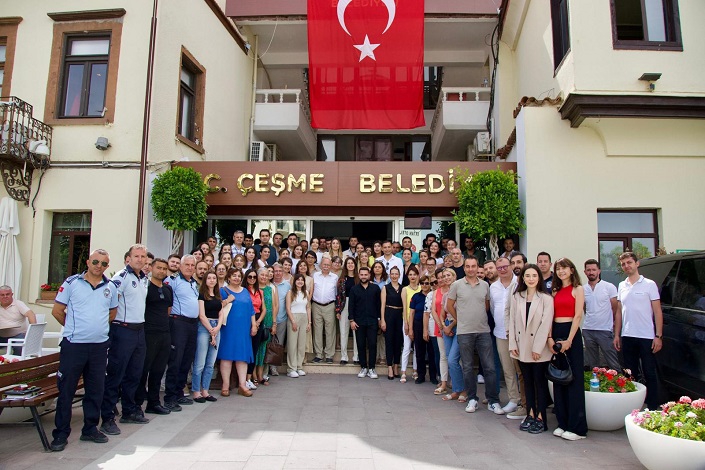 Çeşme'nin Başkanı Denizli, Belediye Çalışanlarıyla Bayramlaştı