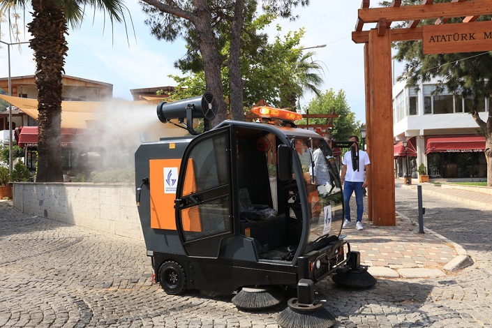 Güzelbahçe'de Her Mahalleye Bir Temizlik Aracı