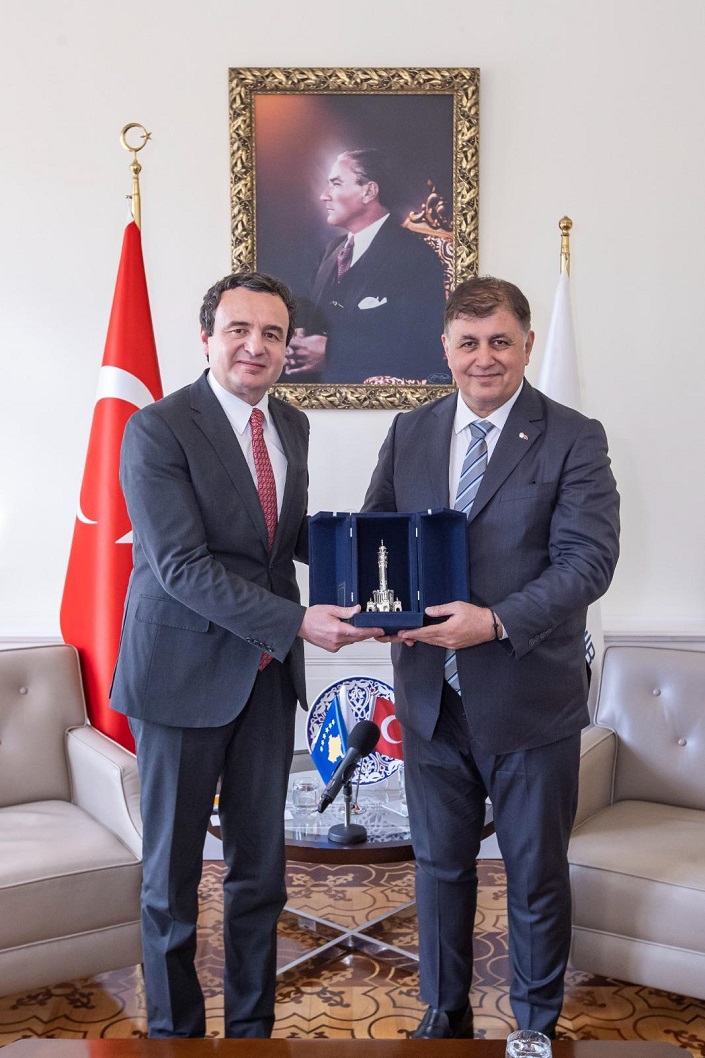 Kosova Cumhuriyeti Başbakanı Kurti'den, Başkan Tugay’a ziyaret