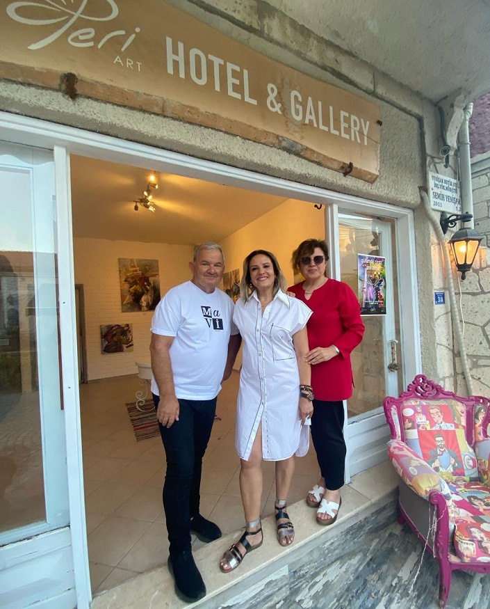 Gülümay Çiraz’dan ‘Görsel Zamanlar’ Alaçatı Peri Art’da