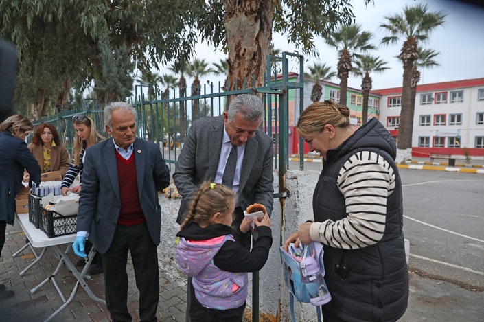 Güzelbahçe Belediyesi’nden Çocuklara Kahvaltı