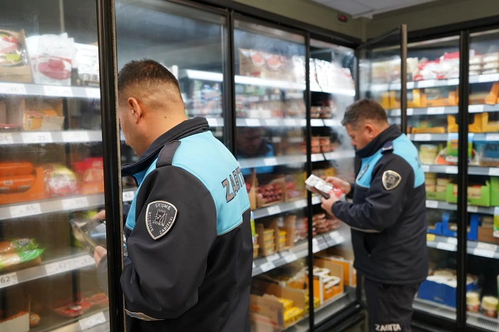 Çeşme Belediyesi’nden Zincir Marketlere Fiyat Denetimi