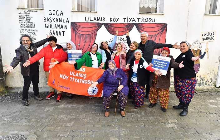 Bizim köyün çalışkan tiyatrocularından 110 gösteri