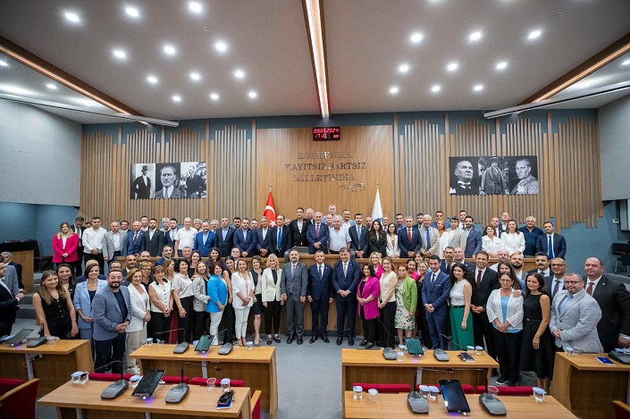 CHP'de Özel'den başkanlar zirvesi