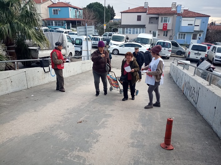 Urla'da 'siyaset pazarı'nda TKP bildirisi